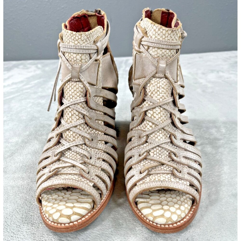 Freebird by Steven Wazee Leather Strappy Sandal Booties Beige Snake Size 10